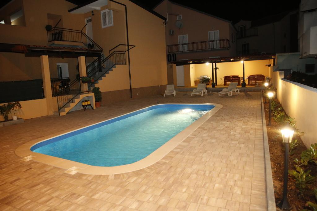 Apartmani Sprljan Vodice Buitenkant foto